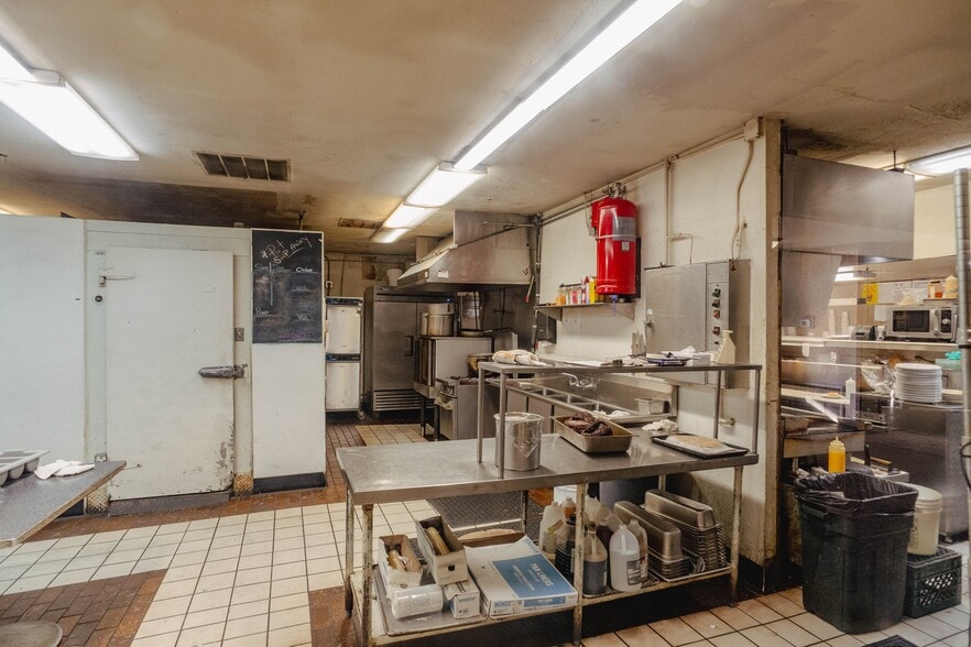 More Photos Of 5159 CA-140, Mariposa General Retail For Sale