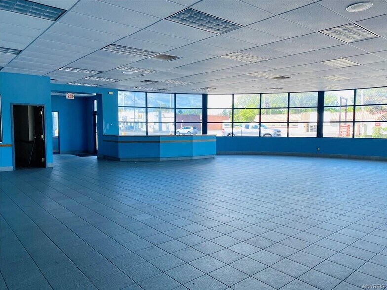 More Photos Of 1212 Abbott Rd, Buffalo Auto Dealership For Lease