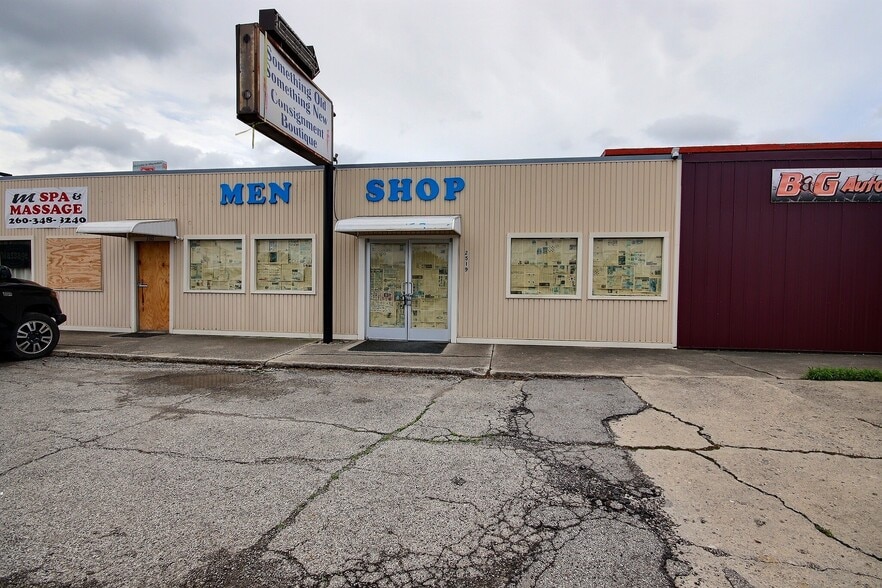 More Photos Of 2519 Lower Huntington Rd, Fort Wayne Storefront For Lease