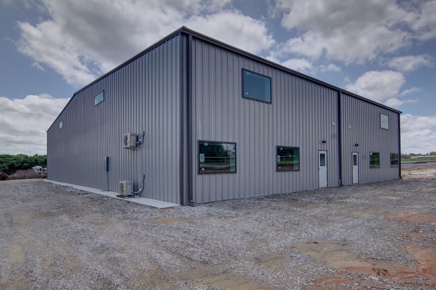 More Photos Of 589 CR 3597, Boyd Warehouse For Sale