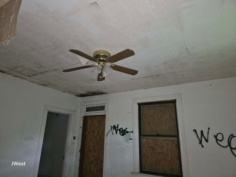 More Photos Of 12245 Bellefontaine Rd, Spanish Lake Office For Sale