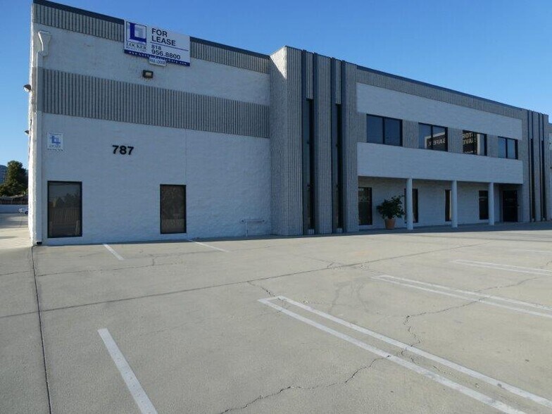 More Photos Of 787 W Woodbury Rd, Altadena Warehouse For Lease