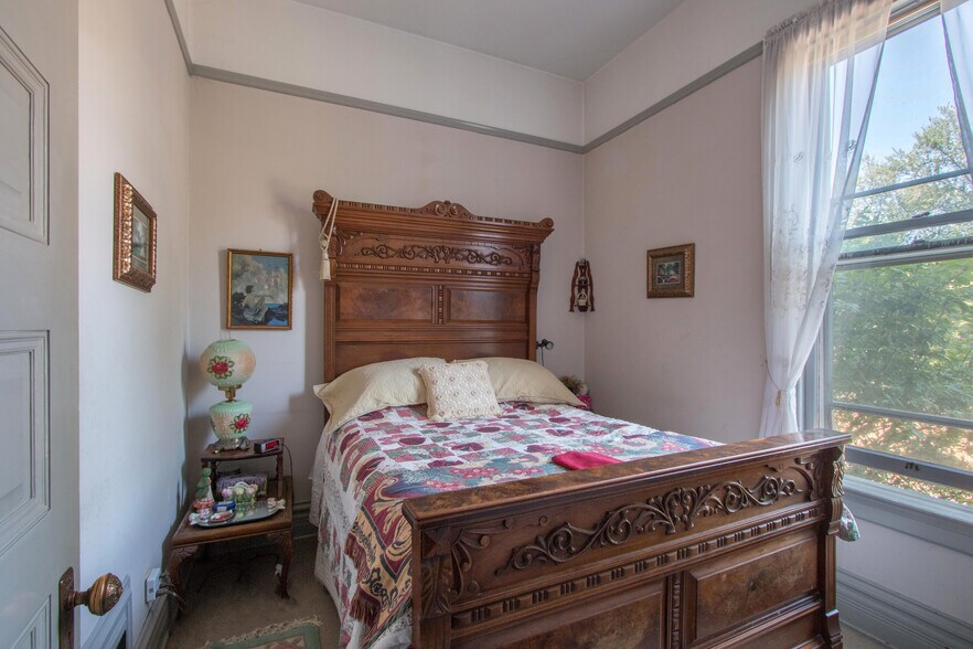 More Photos Of 608 W 6th St, The Dalles Specialty For Sale