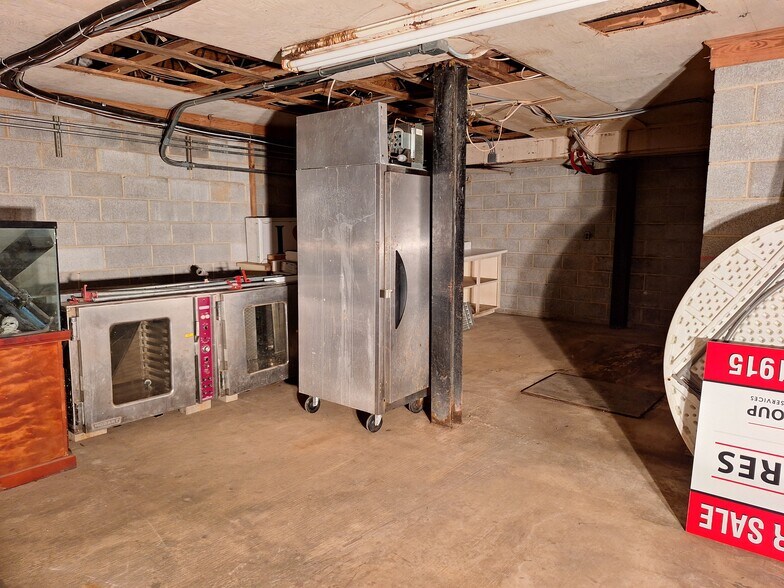 More Photos Of 525 Main St, Altavista Specialty For Sale