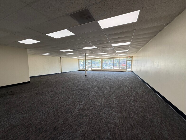 More Photos Of 4517-4525 Hollywood Blvd, Hollywood Storefront Retail Office For Lease