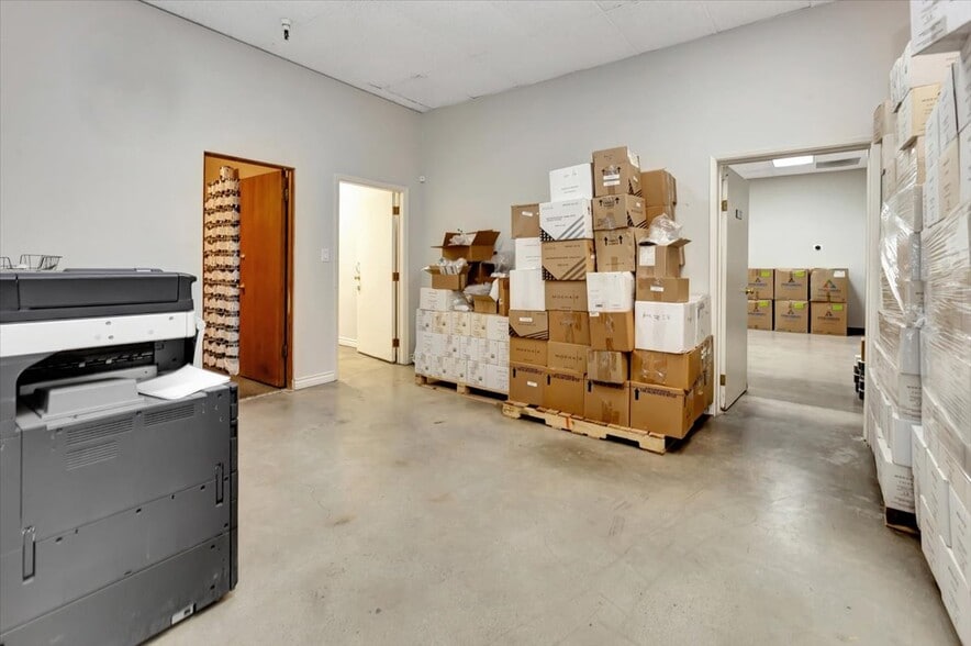 More Photos Of 1061 S Melrose St, Placentia Warehouse For Lease