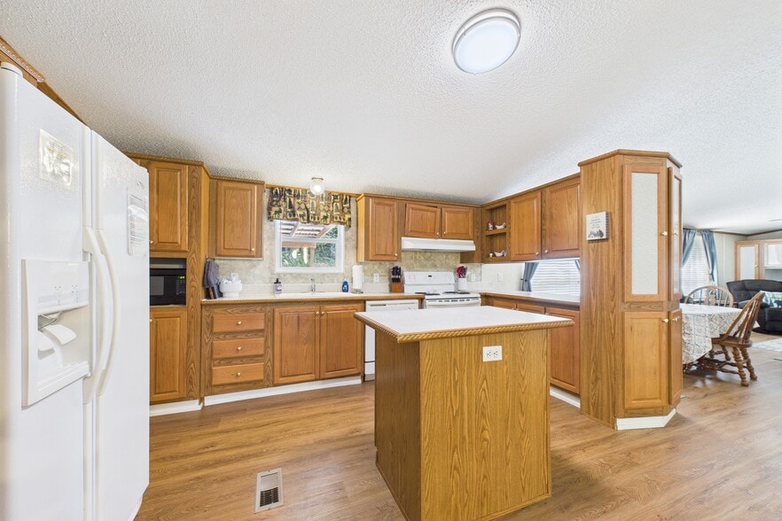 More Photos Of 141 County Road 851, Elizabeth Hotel For Sale