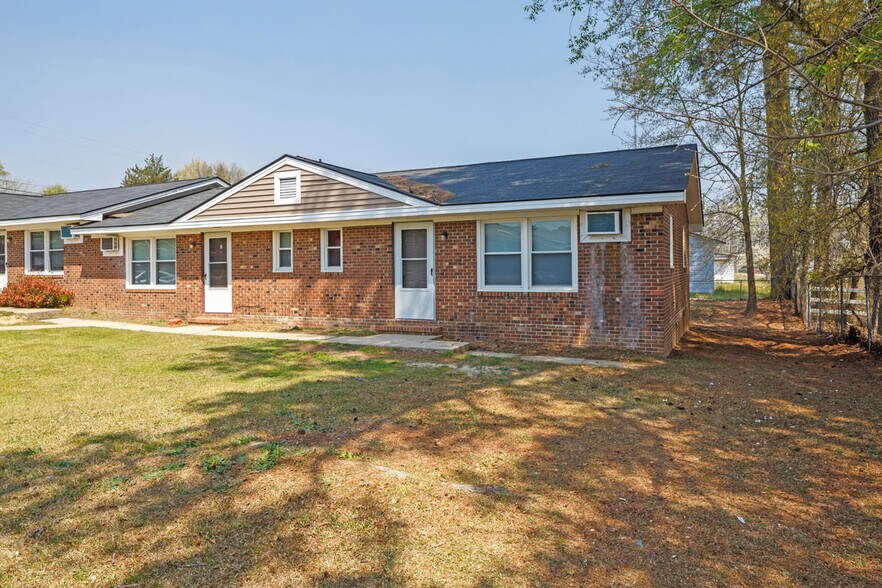 More Photos Of 1043-1053 Rulnick St, Fayetteville Apartments For Sale
