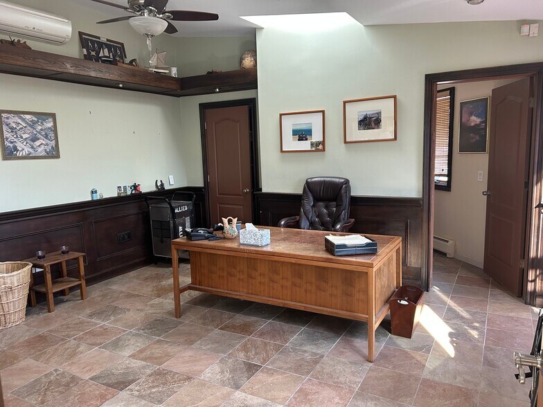 More Photos Of 9 Degnon Blvd, Bay Shore Office For Sale