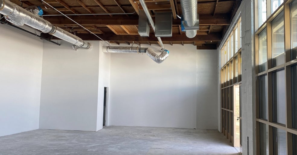 More Photos Of 580 S Alameda St, Los Angeles Storefront Retail Office For Lease
