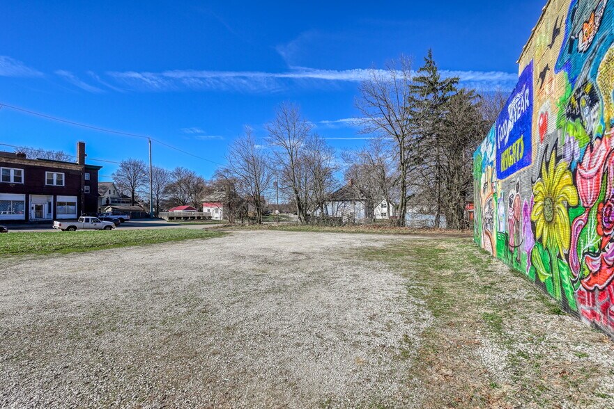 More Photos Of 314 Pioneer St, Akron Storefront For Sale