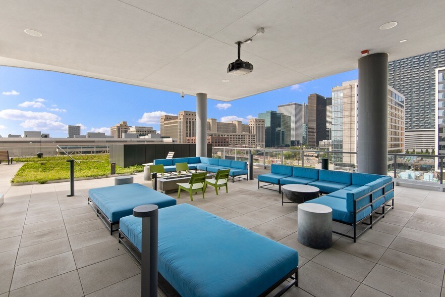 More Photos Of 720 S Wells St, Chicago Multifamily For Sale