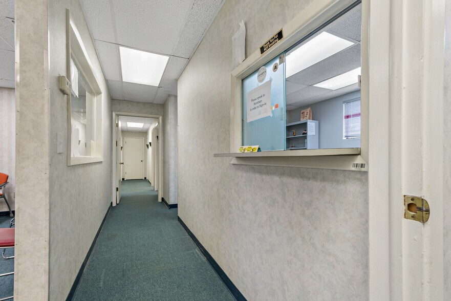 More Photos Of 3709 W Hamilton Ave, Tampa Medical For Sale