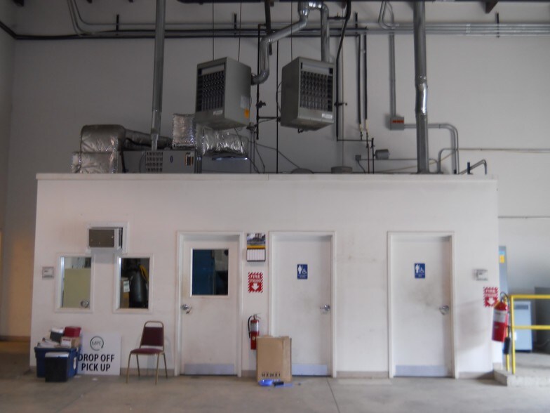 More Photos Of 2030 Summer St, Hammond Warehouse For Sale