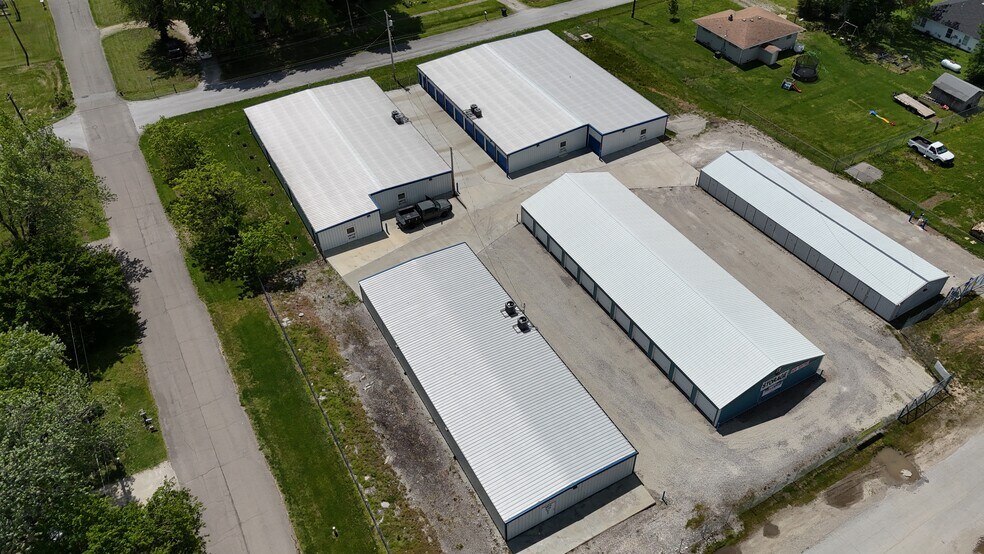 More Photos Of 1061 Banning st, Marshfield Self Storage For Sale