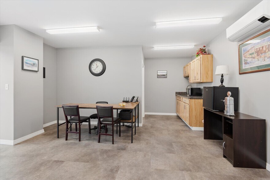 More Photos Of 86 Parsons St, Presque Isle Service Station For Sale