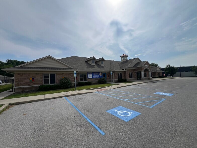 More Photos Of 62 Capital Dr, Warsaw Office For Sale