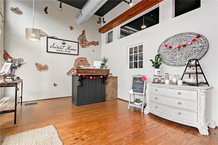 More Photos Of 1035 E 15th St, Plano Storefront Retail Office For Lease