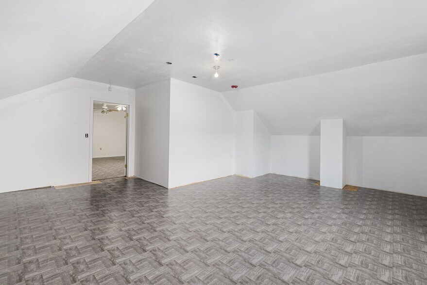 More Photos Of 84-86 Kilvert St, Warwick Restaurant For Sale