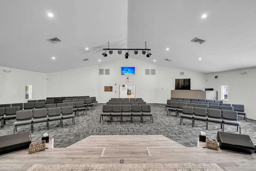 More Photos Of 3587 N Highway 17, Mount Pleasant Religious Facility For Sale