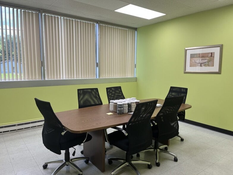 More Photos Of 1119 Kickapoo St, Lincoln Warehouse For Sale