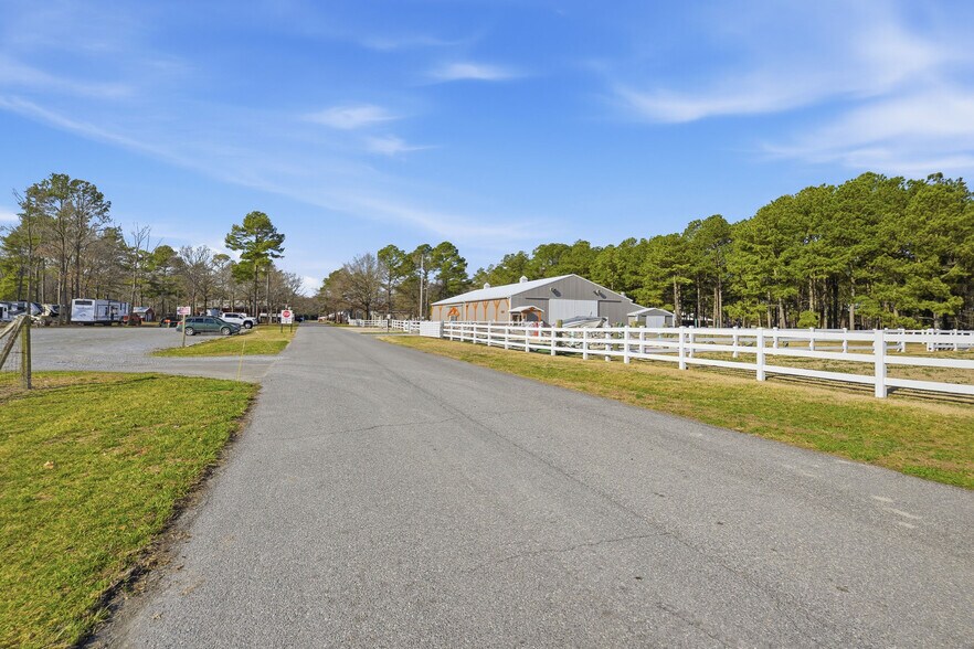 More Photos Of 89 Hunting Quarter Rd, Greenwood Trailer Camper Park For Sale