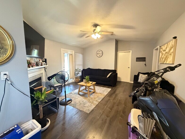 More Photos Of 1222 Jackson St, Red Oak Land For Sale