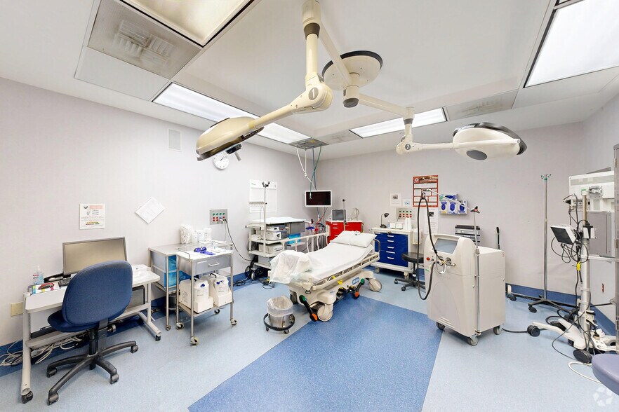 More Photos Of 555 Kinderkamack Rd, Oradell Medical For Sale