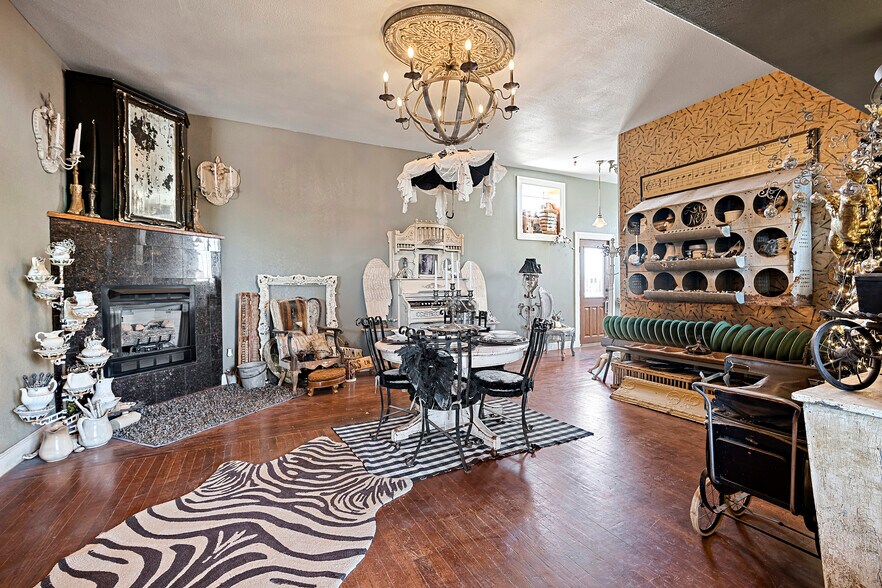 More Photos Of 103 S 6th St, Brownfield Restaurant For Sale