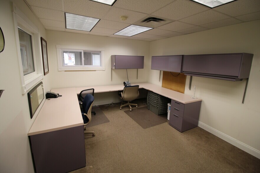 More Photos Of 100 W Union St, Kingston Office For Sale