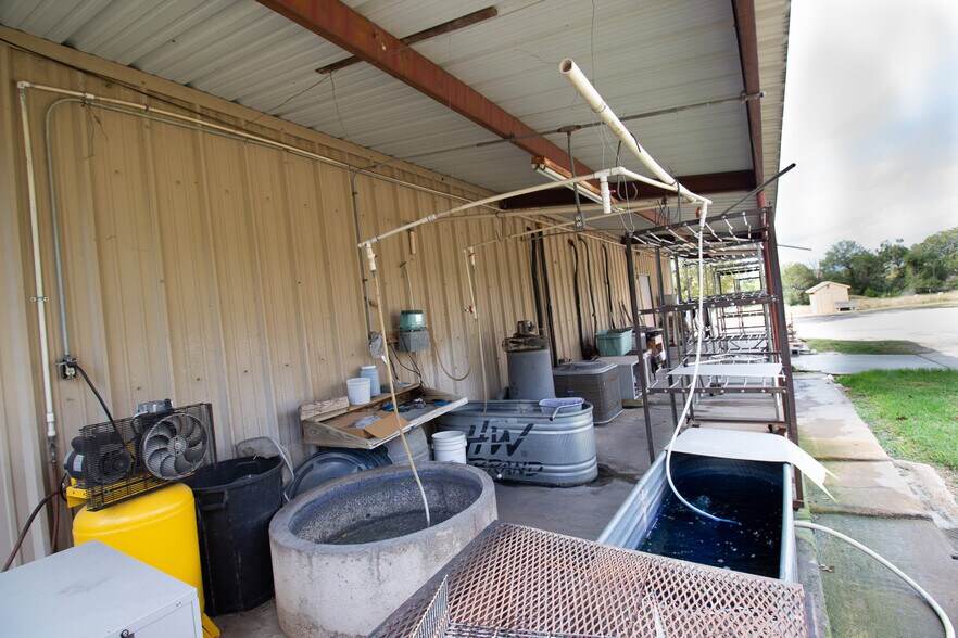 More Photos Of 47506 US-290 BUS, Hempstead Convenience Store For Sale