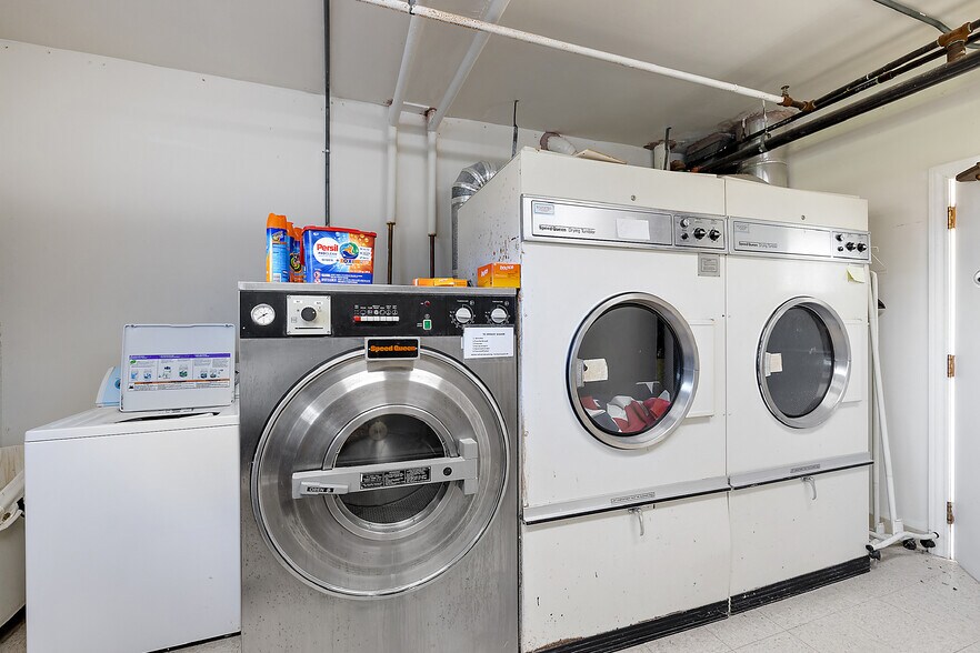 More Photos Of 9334 North River Rd, Algonac Congregate Senior Housing For Sale