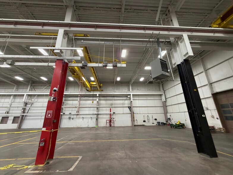 More Photos Of 975 Lombardi Ave, Green Bay Manufacturing For Lease