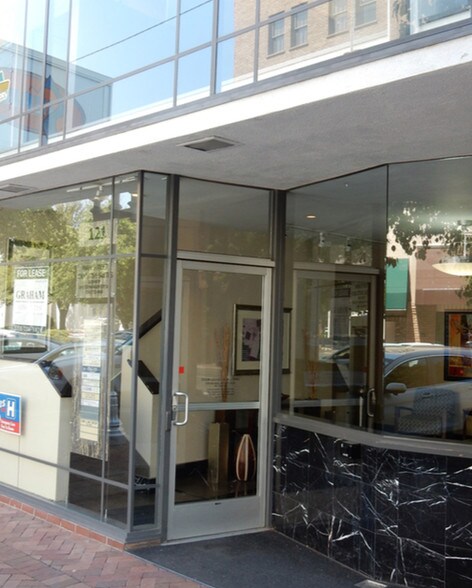 More Photos Of 119-121 E Main St, Visalia Office For Lease