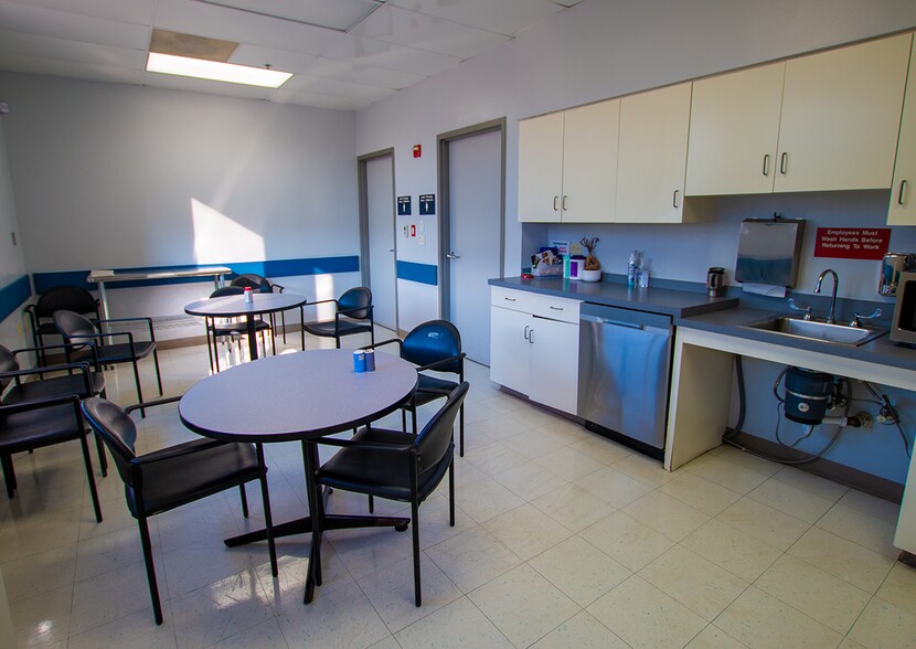 More Photos Of 1854 Lakepointe Dr, Lewisville Healthcare For Sale