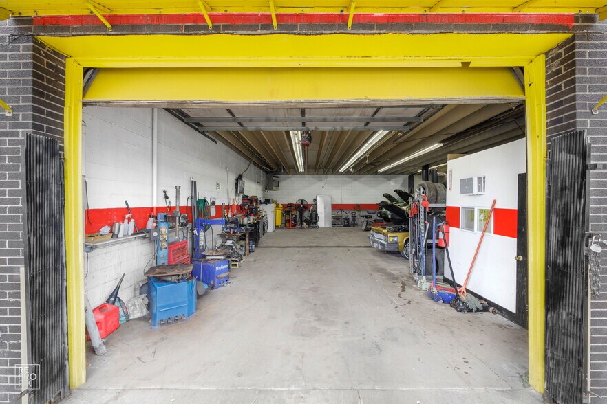 More Photos Of 10855 S Halsted St, Chicago Auto Repair For Sale