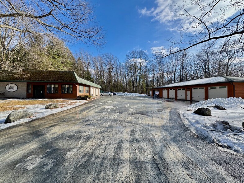 More Photos Of 424 PA-390, Tafton Flex For Sale