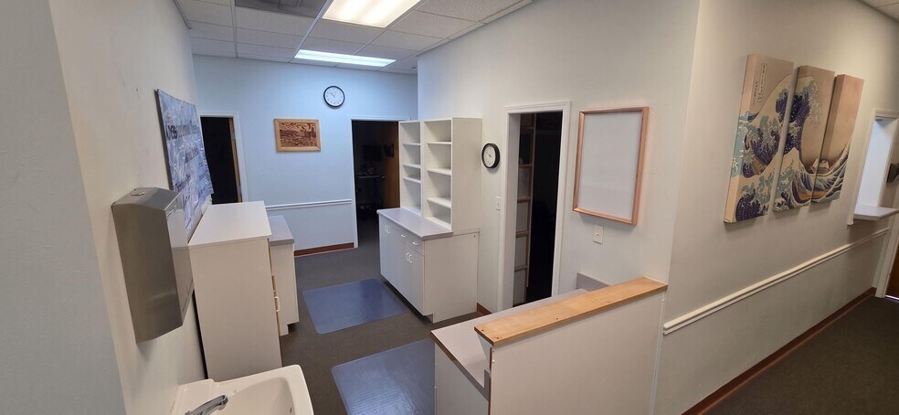 More Photos Of 577 Brookmeade Dr, Crestview Medical For Sale