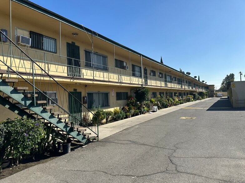 More Photos Of 5030 Santa Ana, Cudahy Apartments For Sale