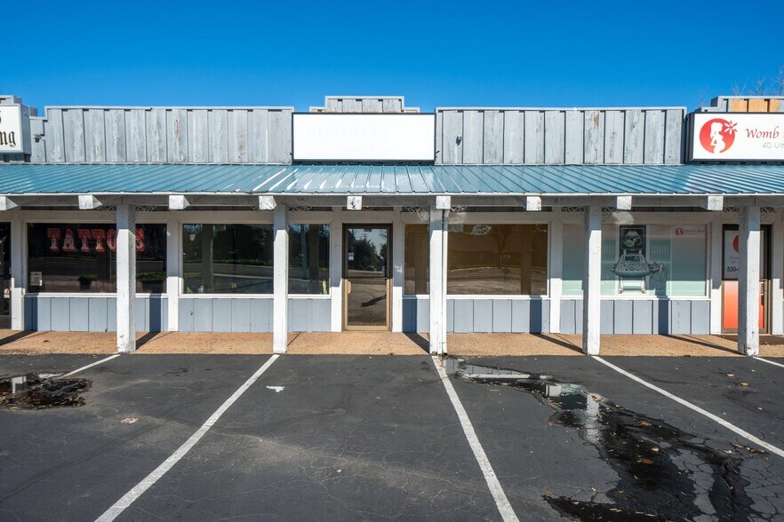 More Photos Of 1556 Hartnell Ave, Redding Office For Sale