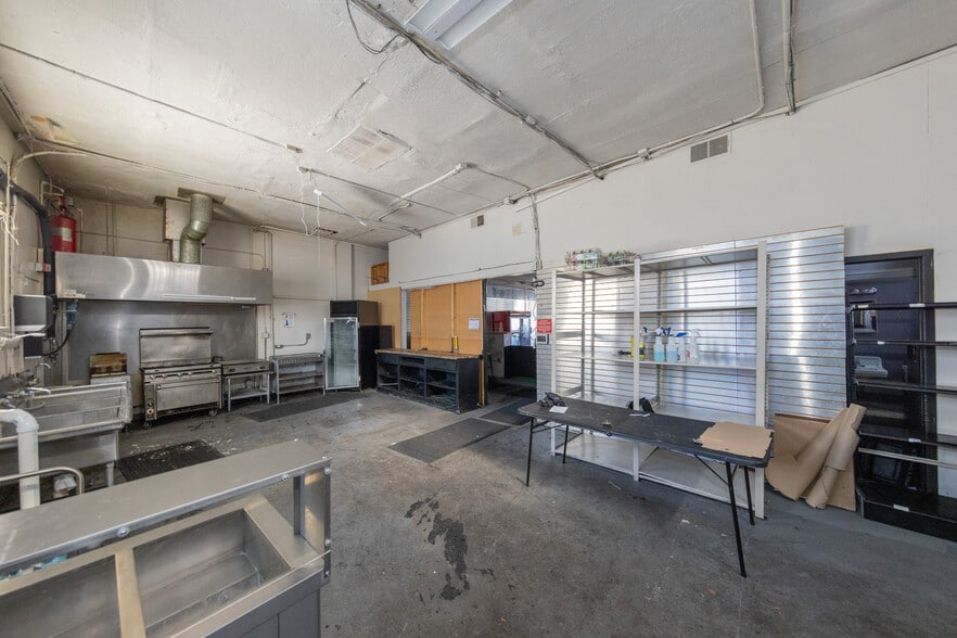 More Photos Of 2078-2080 S Taylor Rd, Cleveland Storefront For Sale