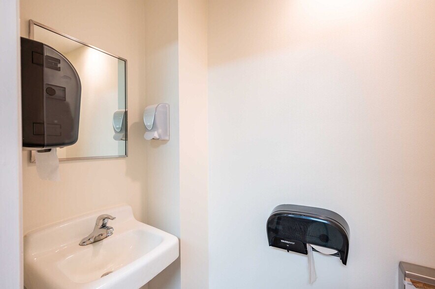 More Photos Of 6719 Gall Blvd, Zephyrhills Medical For Sale