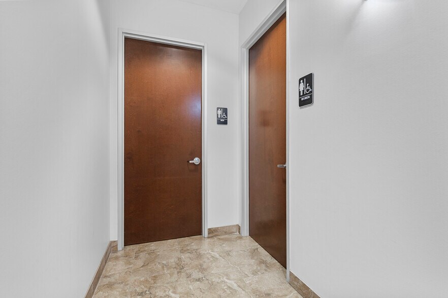 More Photos Of 2300 Greenhill Dr, Round Rock Office For Sale