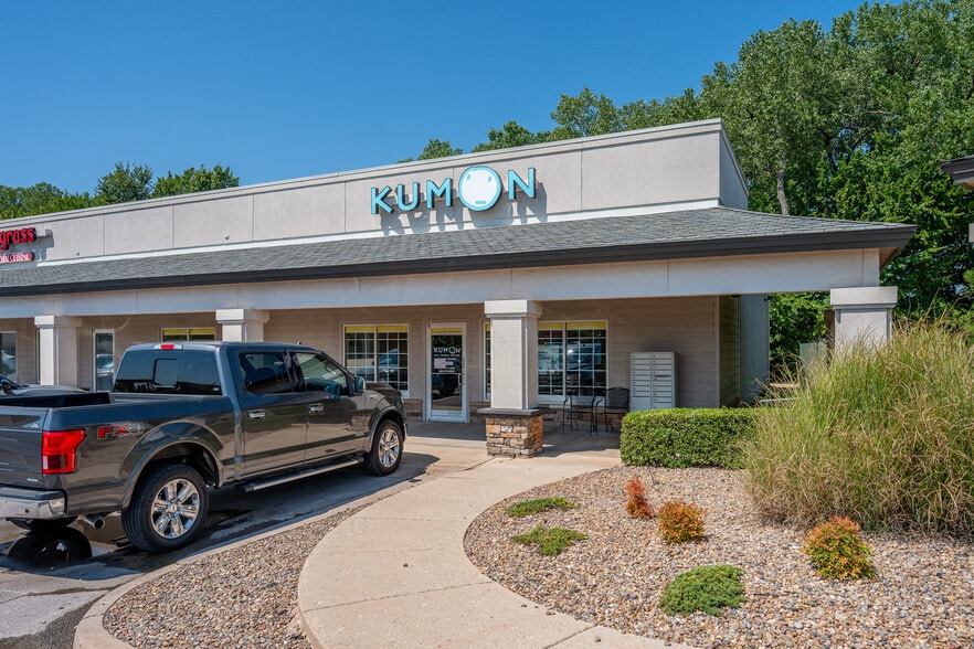 More Photos Of 285 S Santa Fe Ave, Edmond General Retail For Lease