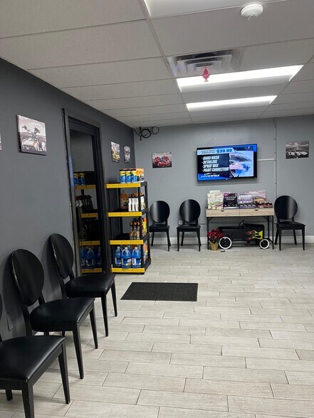 More Photos Of 585 Route 303, Blauvelt Auto Repair For Sale