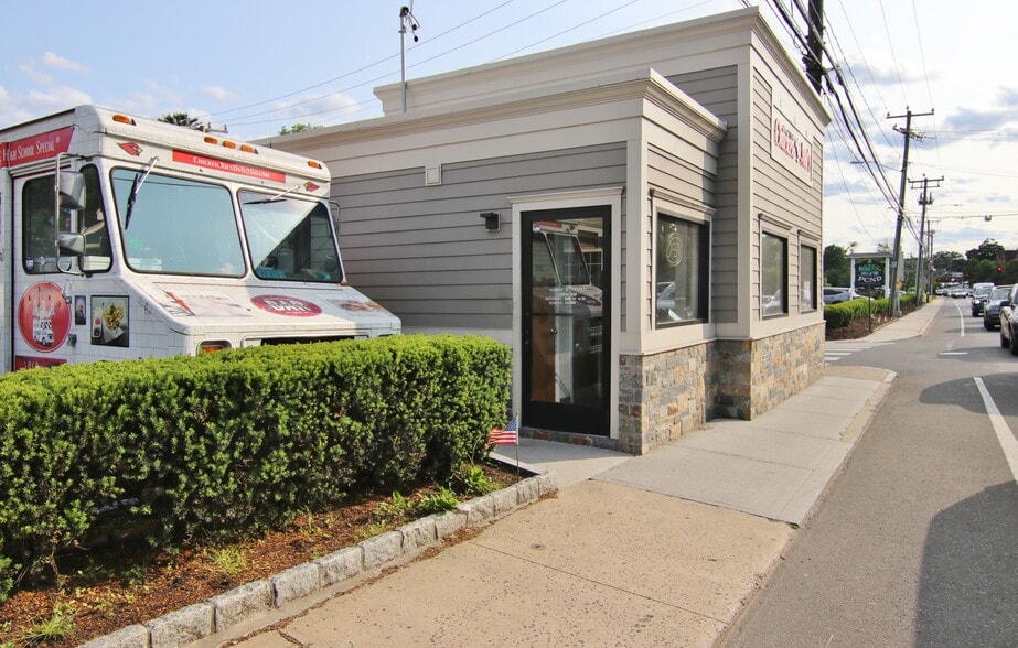 More Photos Of 231 E Putnam Ave, Cos Cob Fast Food For Sale
