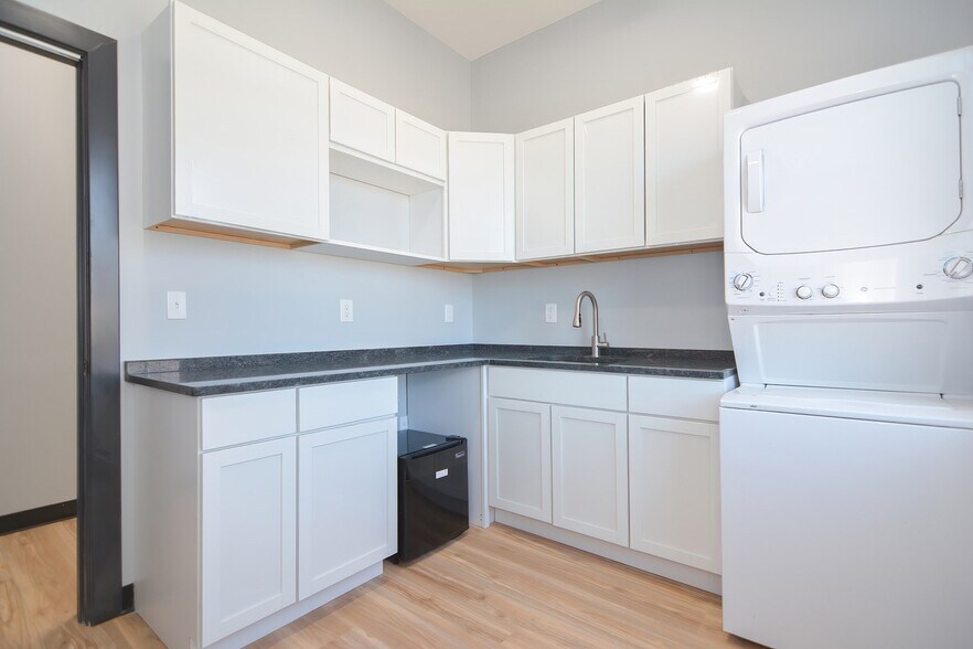 More Photos Of 995 Main St, Clinton Auto Dealership For Sale