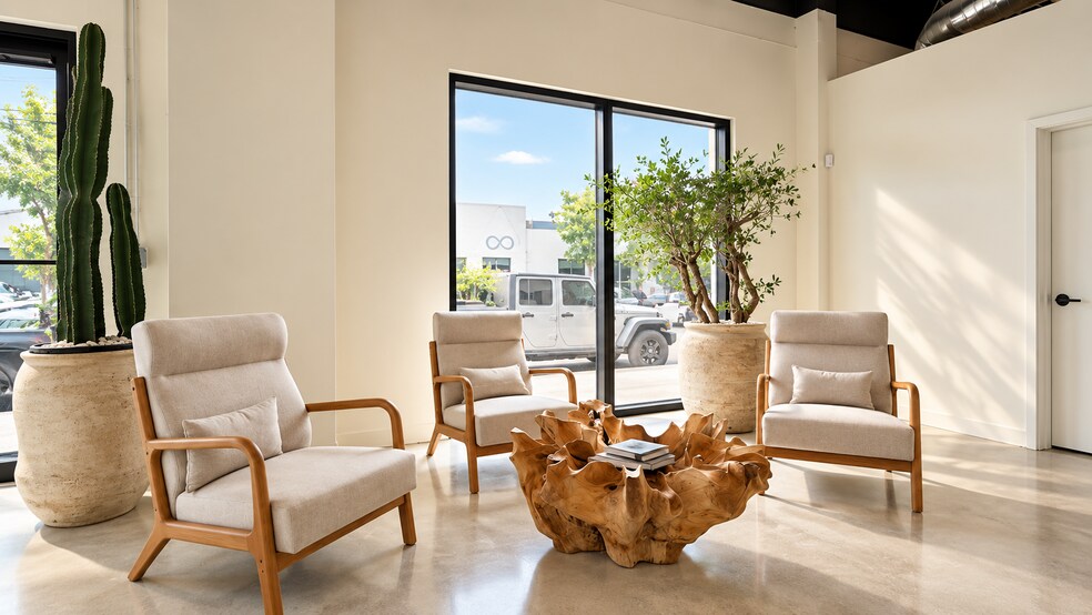 More Photos Of 310 NE 61st St, Miami Storefront Retail Office For Lease