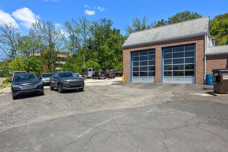 More Photos Of 2304 Huntingdon Pike, Huntingdon Valley Auto Repair For Sale