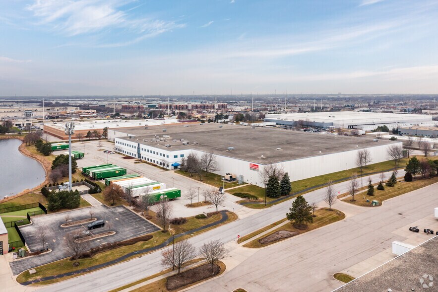 More Photos Of 175 Ambassador Dr, Naperville Distribution For Lease